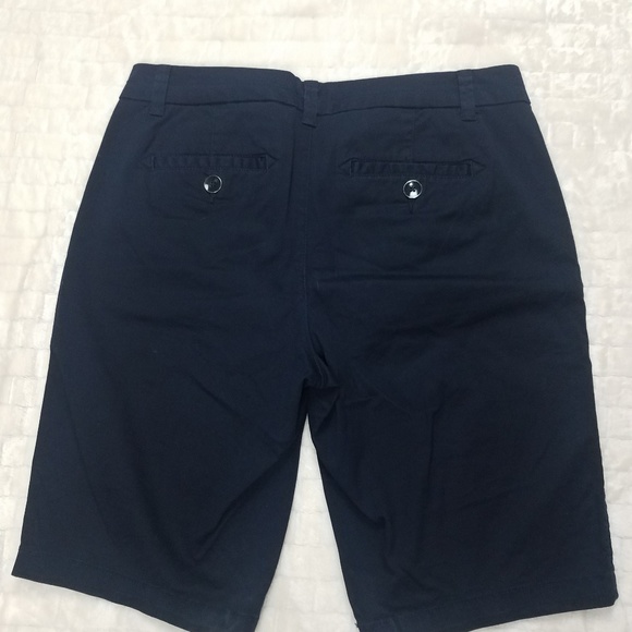 🍍JCP Navy Bermuda Shorts Sz 6 - Picture 2 of 7